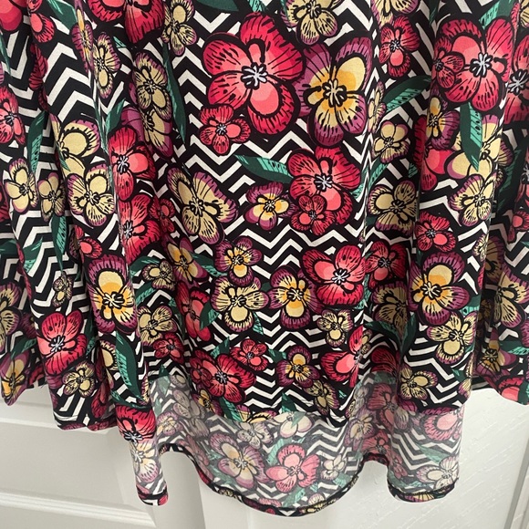 LuLaRoe Carly swing dress - Picture 3 of 4